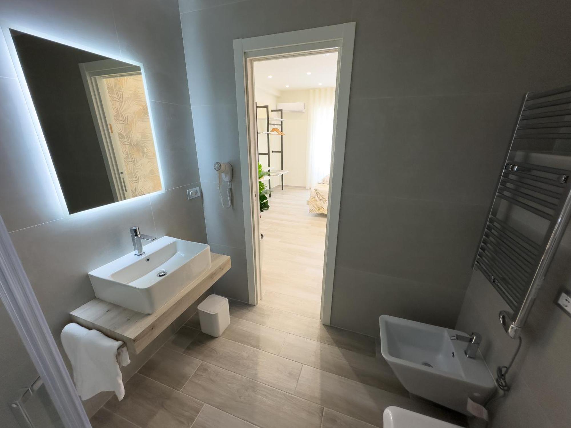 Al Civico3 Home & Suites Салерно Экстерьер фото